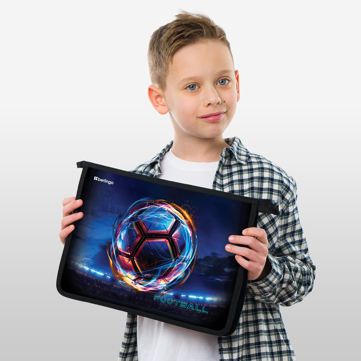 Папка для тетрадей 1 отделение, А4 Berlingo "Cyber Football", 340*245*40 мм, пластик, на молнии