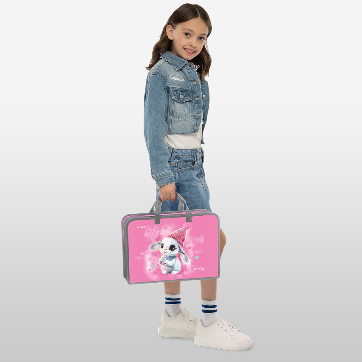 Папка с ручками 1 отделение, А4 Berlingo "Dreamy Bunny", 340*245*75мм, пластик, на молнии